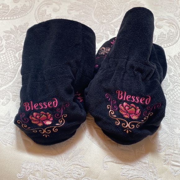 Faceplant Dreams “Blessed” bootie house shoes - Picture 4 of 7